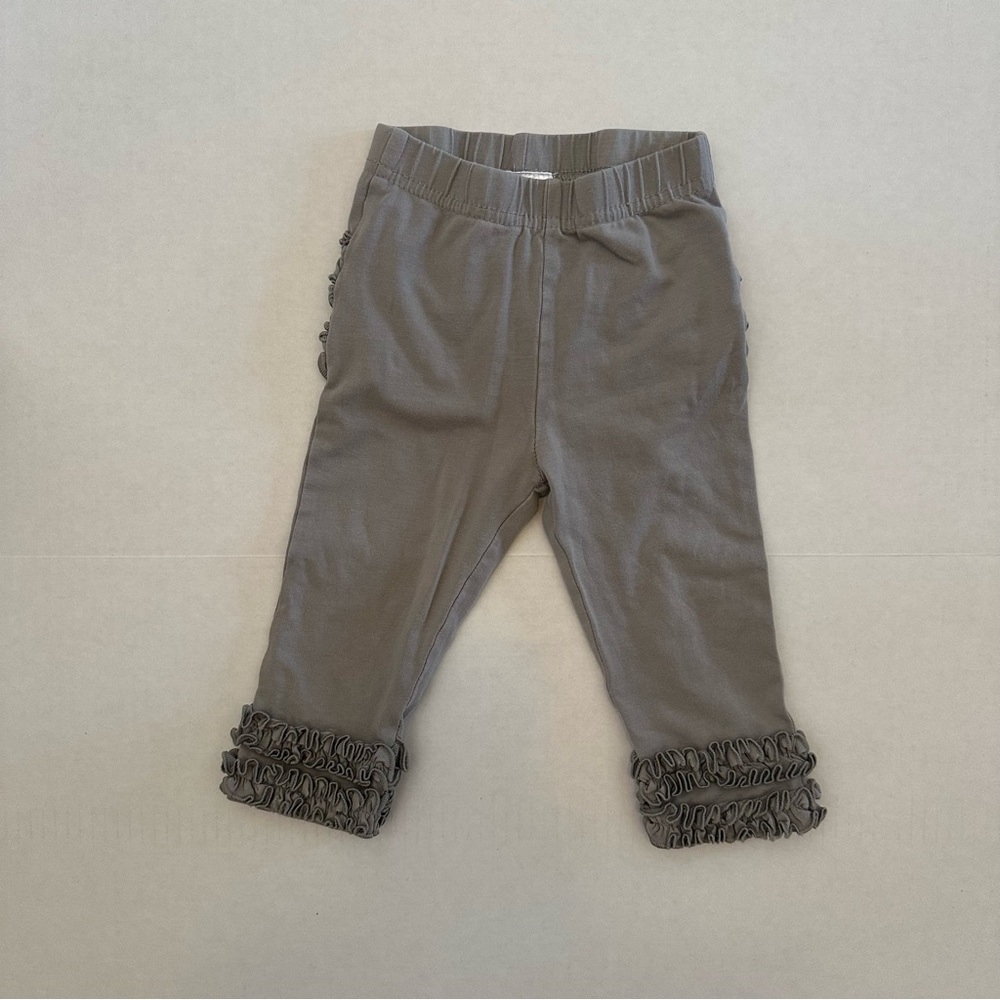 🌟3/$20🌟 Ruffle Butts cotton ruffle leggings. Size 6-12M.